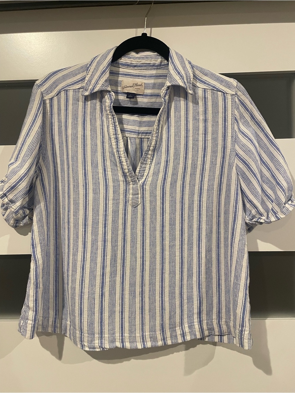 Universal Thread Blue & White Striped Short-Sleeve Button Down Shirt